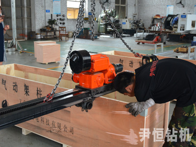 无论气动架柱式钻机厂家选哪家？请一定要清楚钻机适合的施工条件